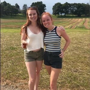 Meet your Posher, Becca